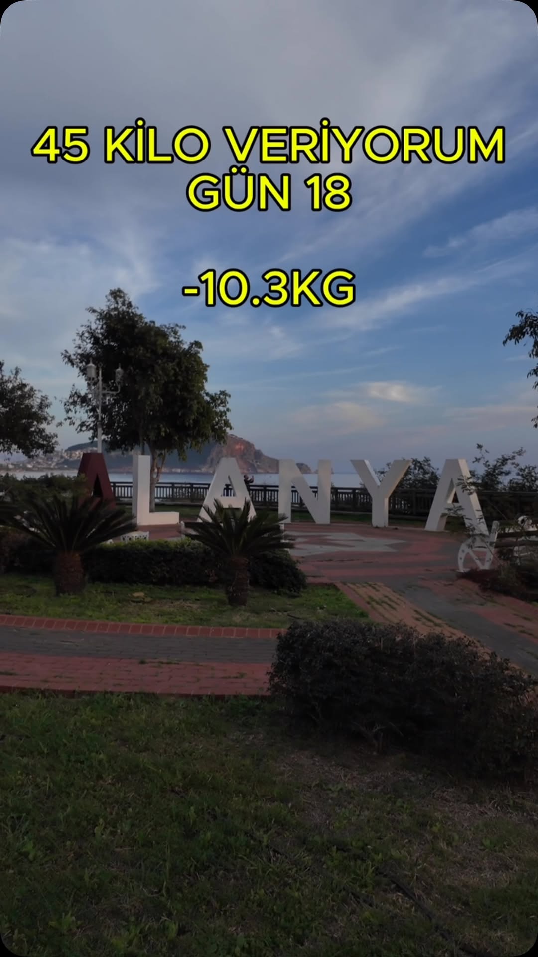 Vücut direndi, 134.8’e kadar çıkardı ama ben de pes etmem! 😏 5 KM yürüyüş sonrası 133.7 KG’ye geri döndüm! 🏃‍♂️ Kilolar savaş açtıysa ben de meydan okuyorum! 💥