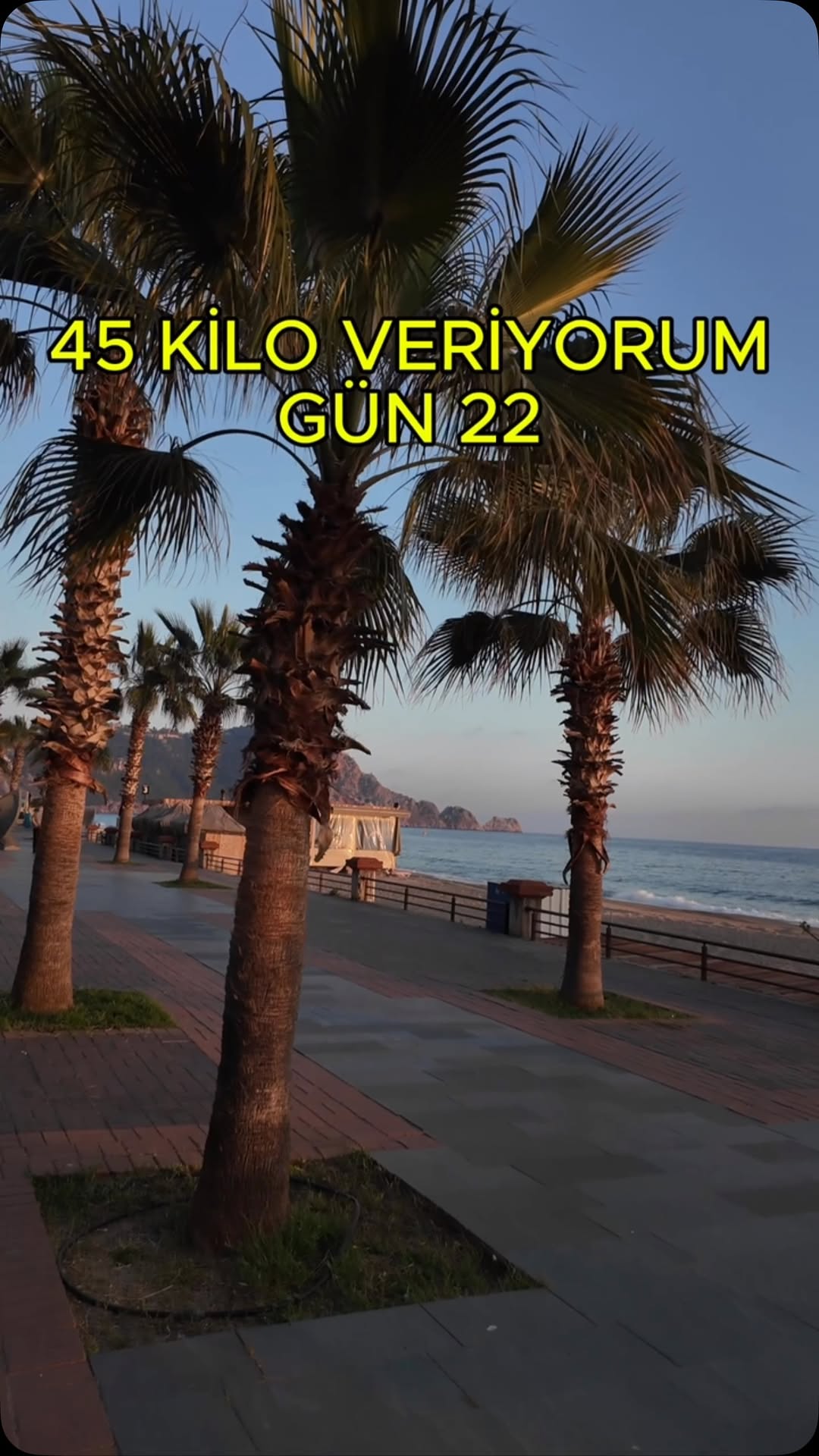 Tartı 133.3-134 arasında gidip geliyor, ama ben de pes etmek yok! Bugün spor yapmayacaktım ama dayanamadım, 2 KM yürüyüş ekledim! 😆 Yakında bu direnç kırılacak! 🔥