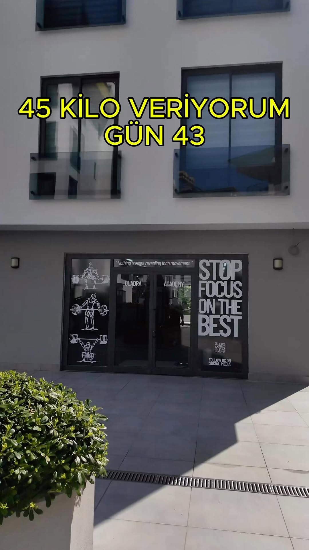Bugün 43. gün. Fitness bitti, 569 kalori gitti. Her gün vücudu terbiye etmek, zihni güçlendirmek için çalışıyorum. Değişim mucize değil, istikrarın doğal sonucu. Devam. 💥