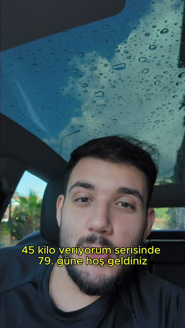 Uzun bir aradan sonra yeniden başladık. Bugün fitness antrenmanıyla 640 kalori yaktım. Bahaneleri bir kenara koyduk, artık sadece yapılacaklara odak var. Hedef belli, yol da tanıdık. Bundan sonra daha istikrarlı, daha net ilerleyeceğiz.