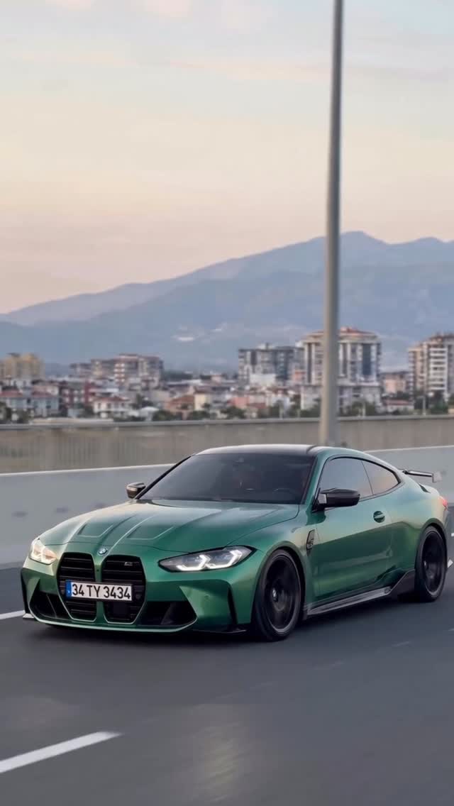 Aracının yol videolarını oluşturmak için -> @tuneryapp 🫠
